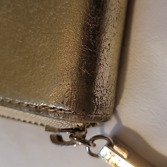 Tory Burch Zippy Wallet - Picture 3 of 6